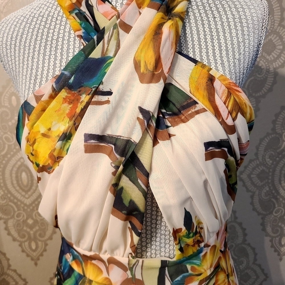 Sexy Crossed Neck Keyhole Front Floral Mermaid Dress - Picture 3 of 10